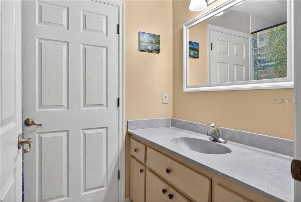 Image 44 of 62 For 52 Upshire Path