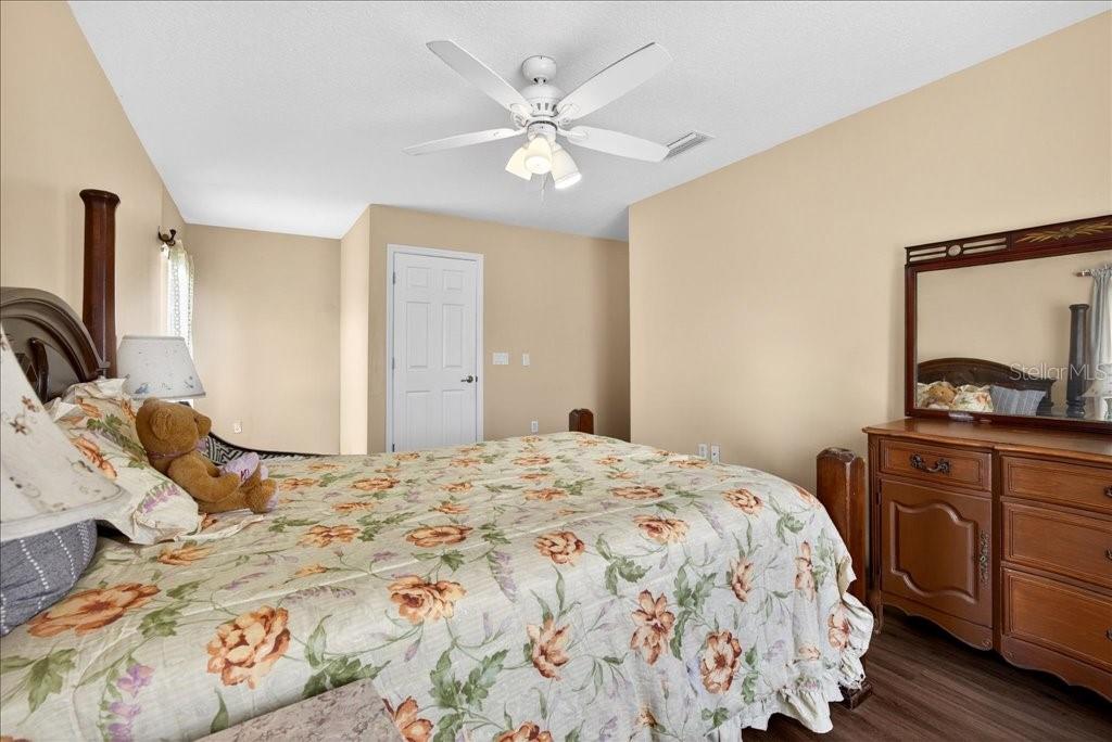 Image 52 of 62 For 52 Upshire Path