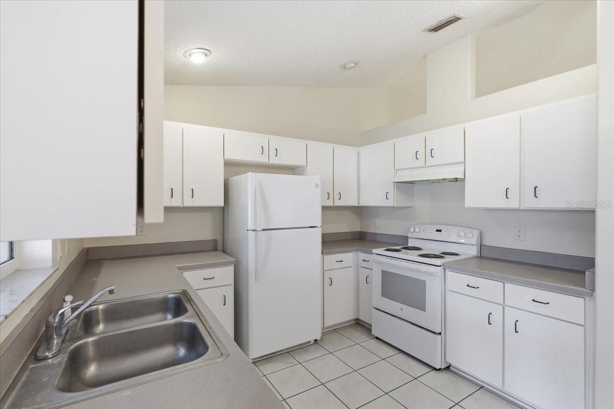 Image 4 of 45 For 4 Pony Lane A & B