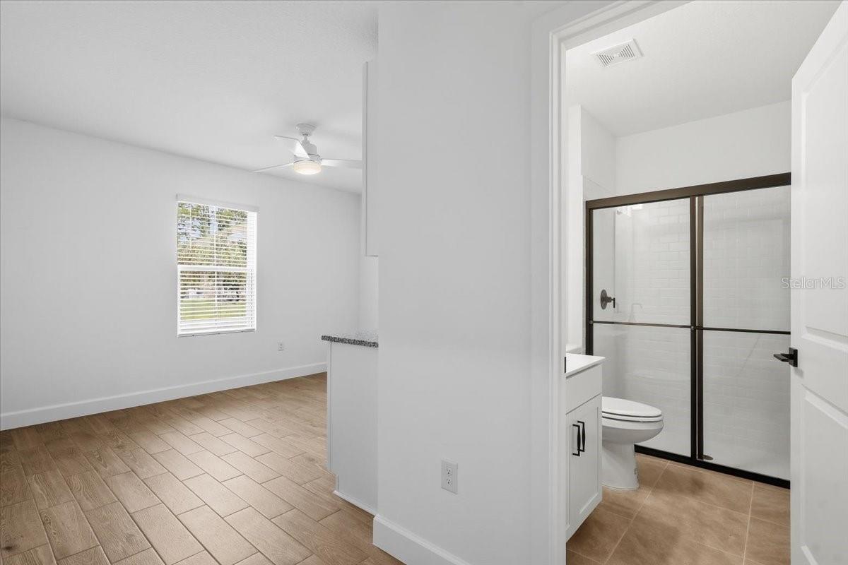 Image 15 of 51 For 20 Ludlow Lane W