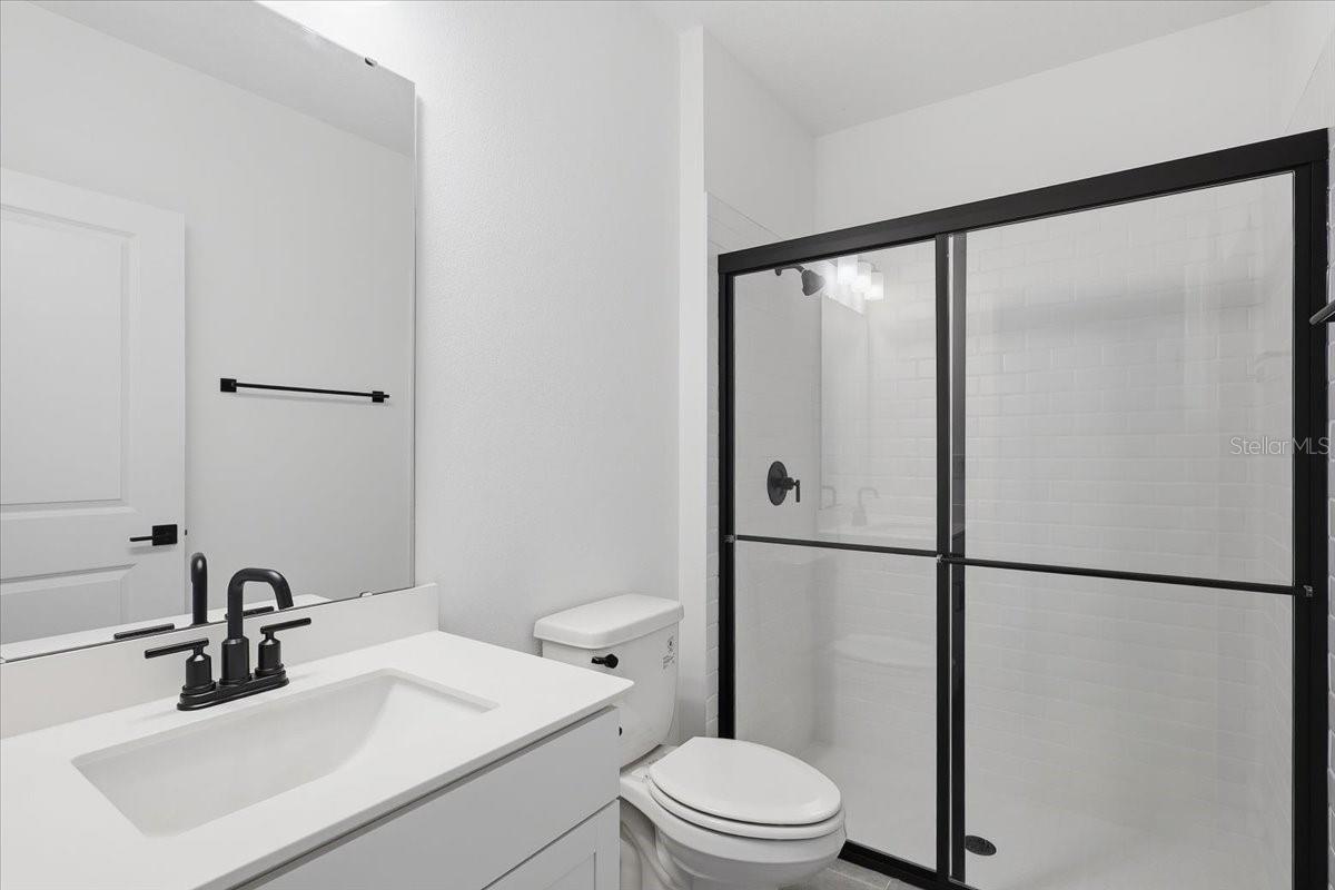 Image 17 of 51 For 20 Ludlow Lane W