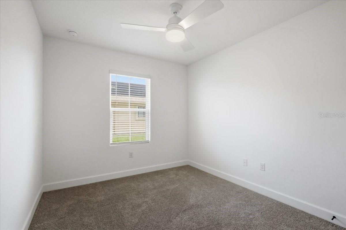 Image 21 of 51 For 20 Ludlow Lane W