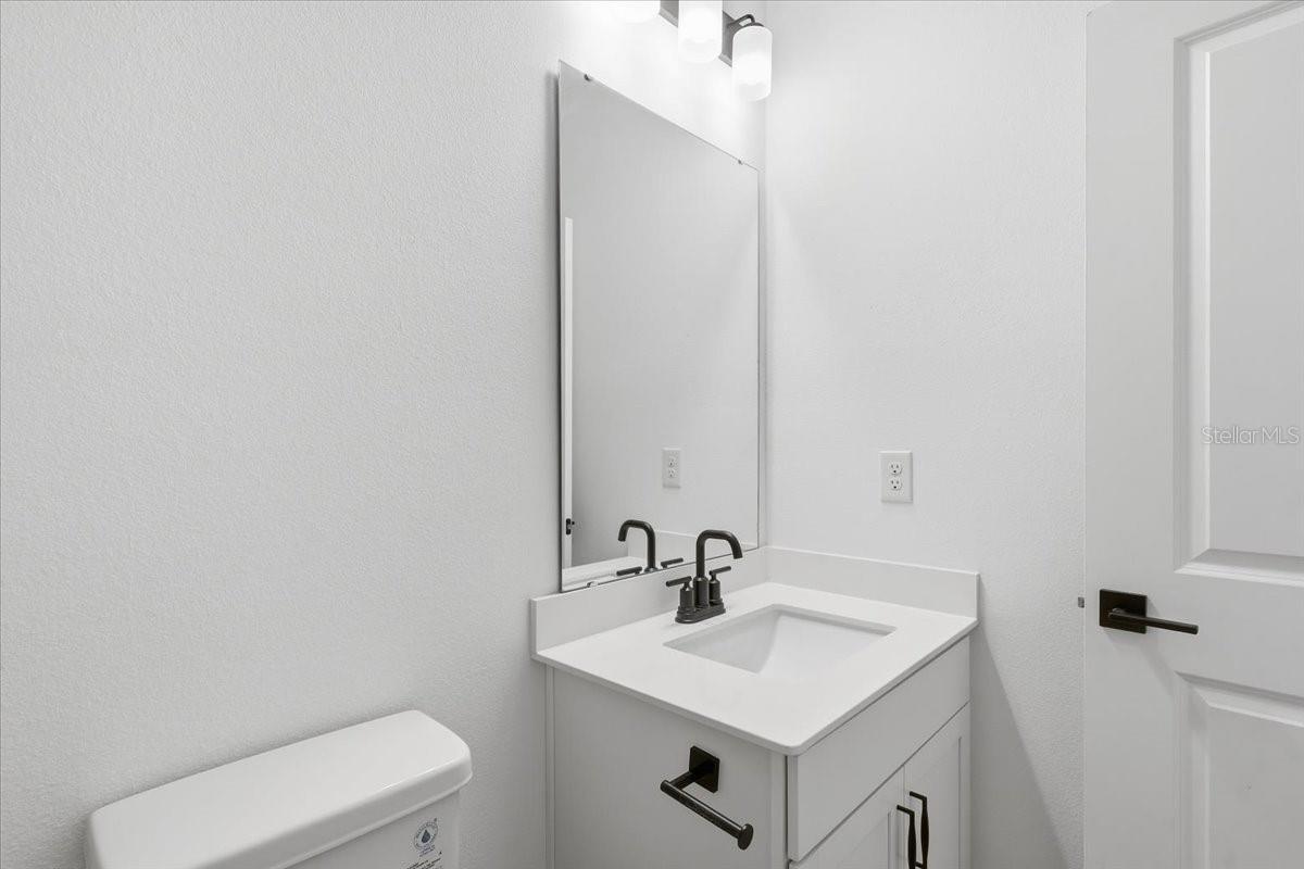 Image 23 of 51 For 20 Ludlow Lane W