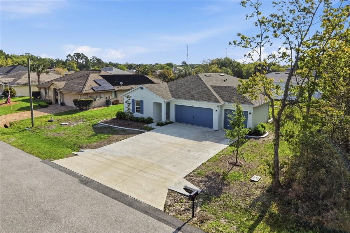 Image 40 of 51 For 20 Ludlow Lane W