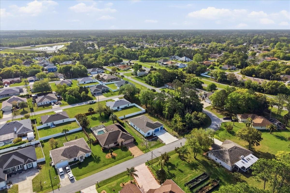 Image 41 of 51 For 20 Ludlow Lane W