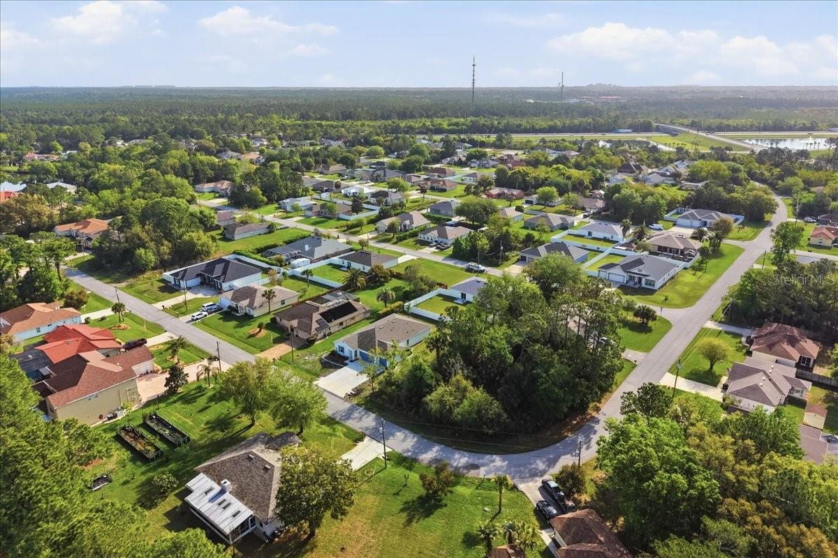 Image 42 of 51 For 20 Ludlow Lane W