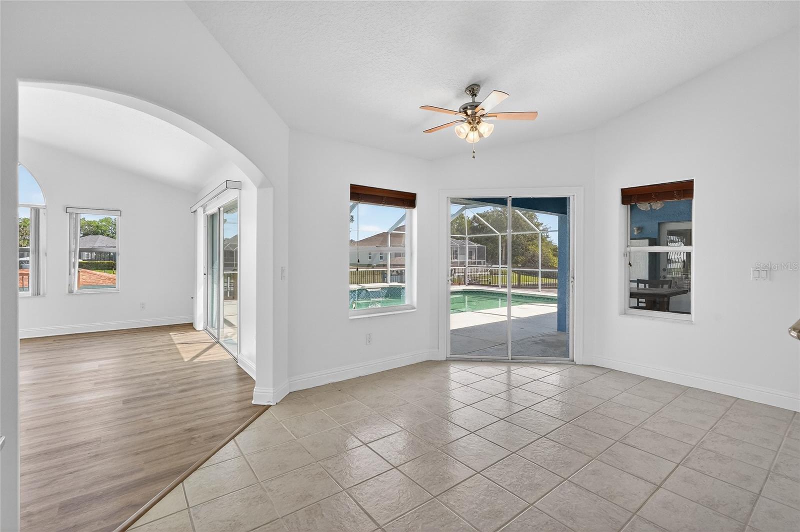 Image 22 of 75 For 20 Corona Court