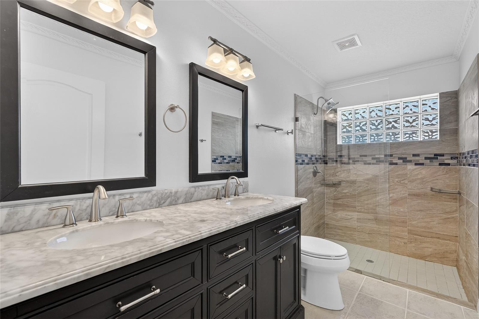 Image 35 of 75 For 20 Corona Court