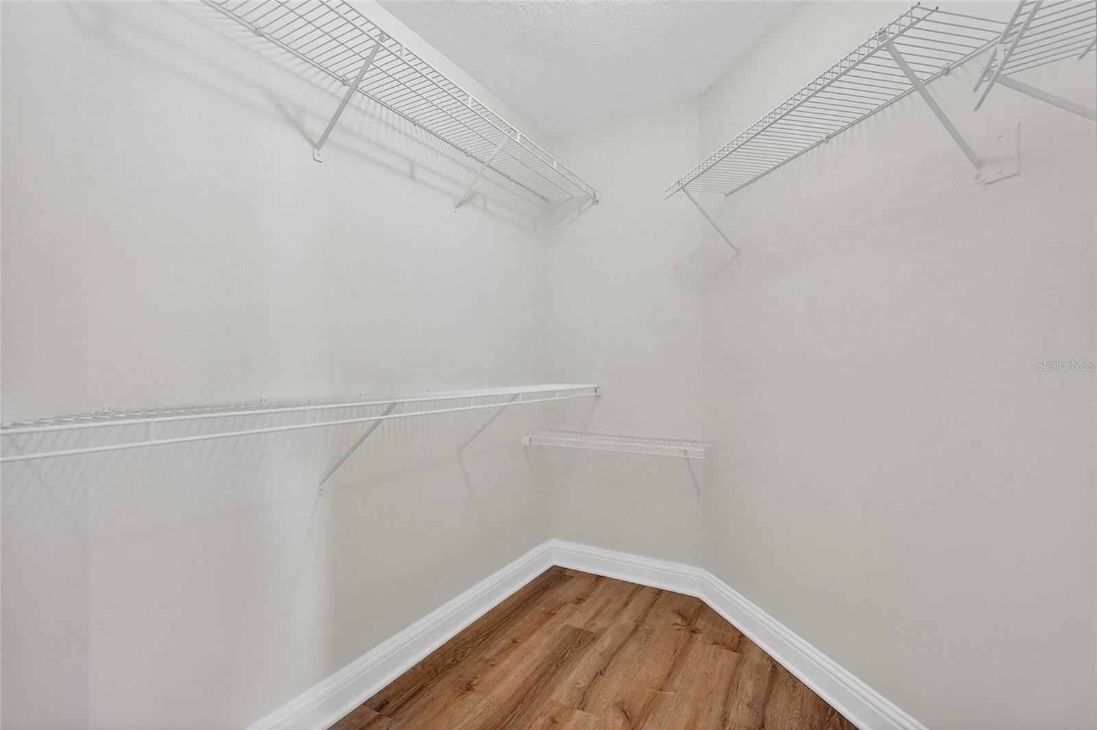 Image 37 of 75 For 20 Corona Court