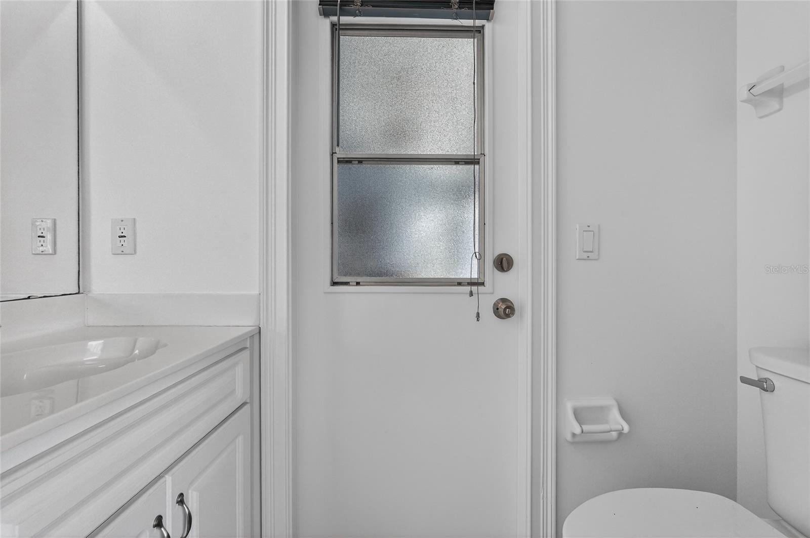 Image 41 of 75 For 20 Corona Court