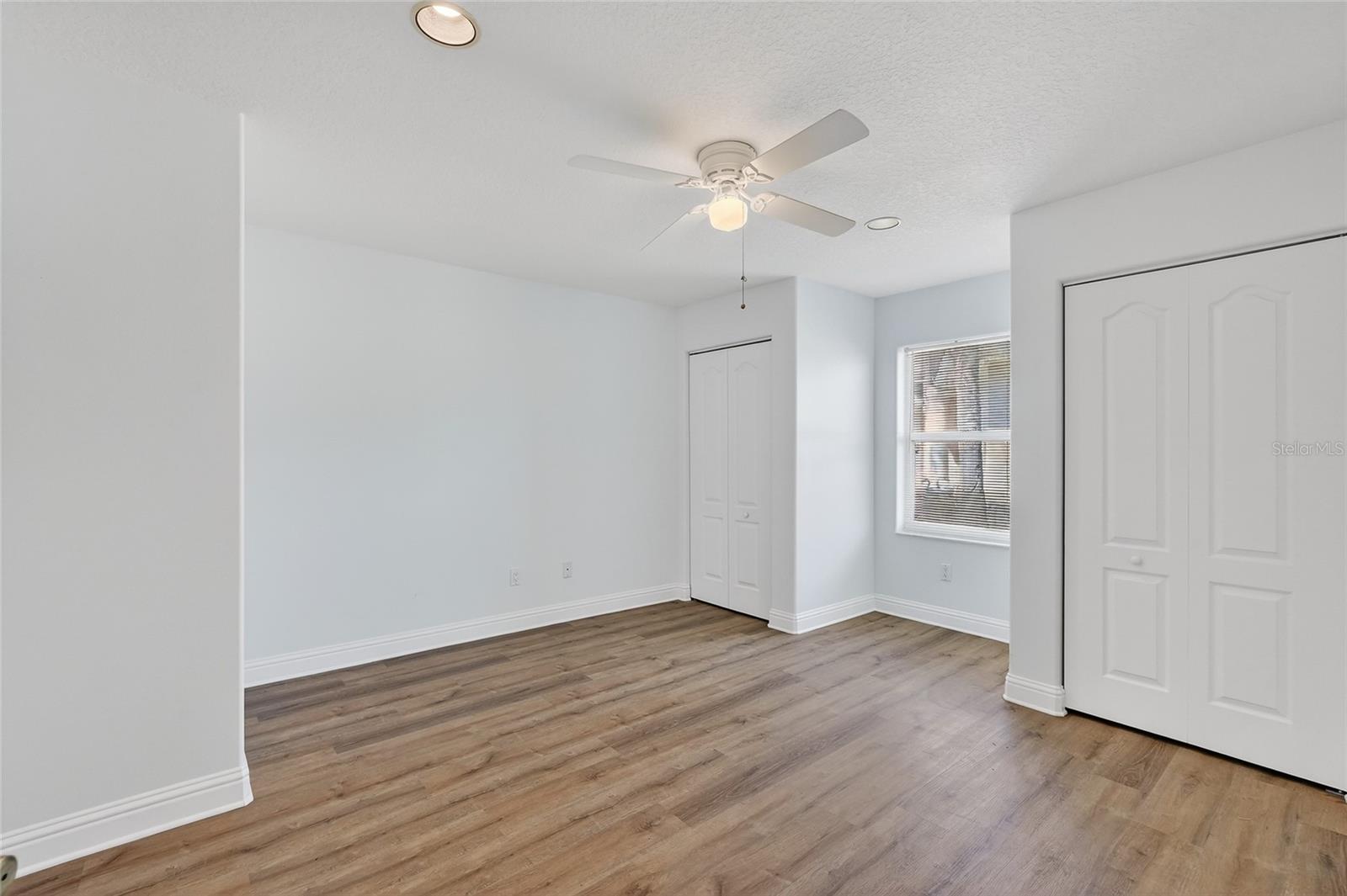 Image 43 of 75 For 20 Corona Court