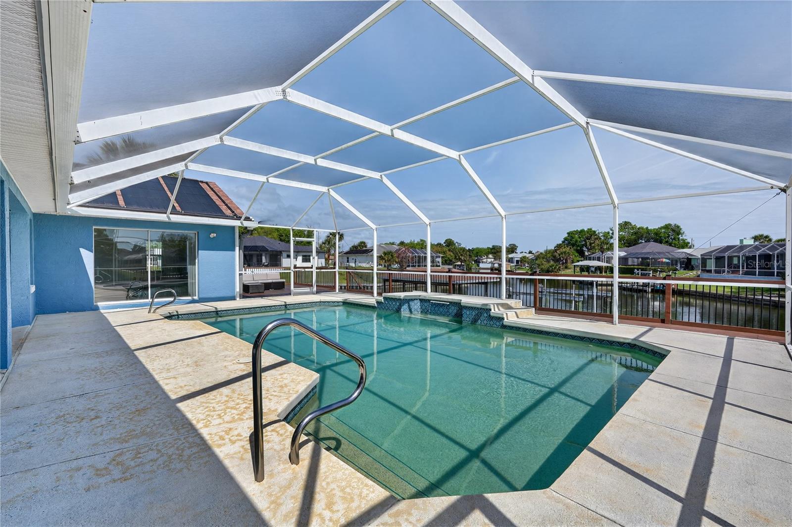 Image 48 of 75 For 20 Corona Court