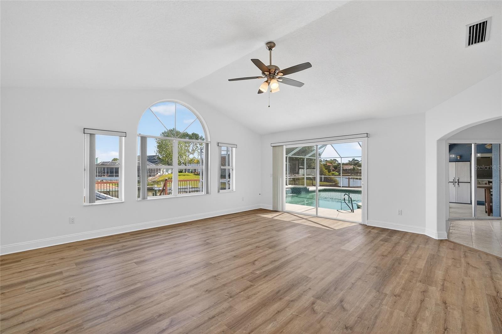 Image 5 of 75 For 20 Corona Court