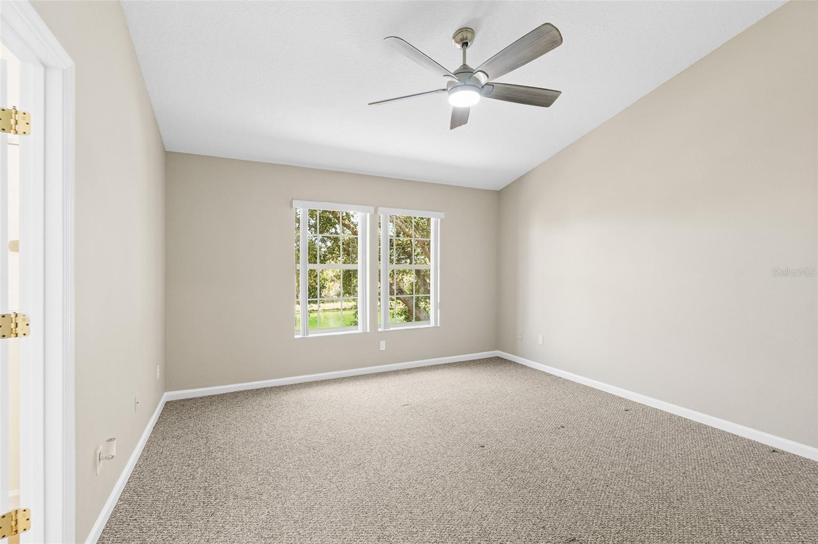 Image 15 of 48 For 2001 Palm Drive B101