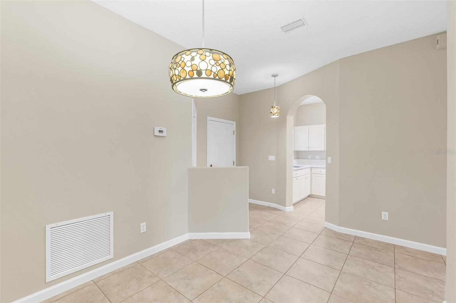 Image 17 of 48 For 2001 Palm Drive B101