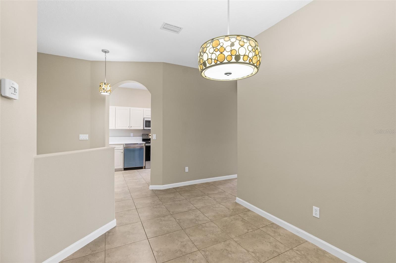 Image 18 of 48 For 2001 Palm Drive B101