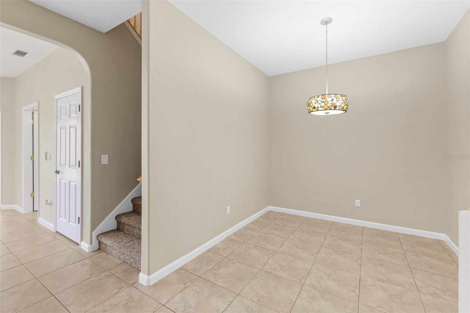 Image 21 of 48 For 2001 Palm Drive B101