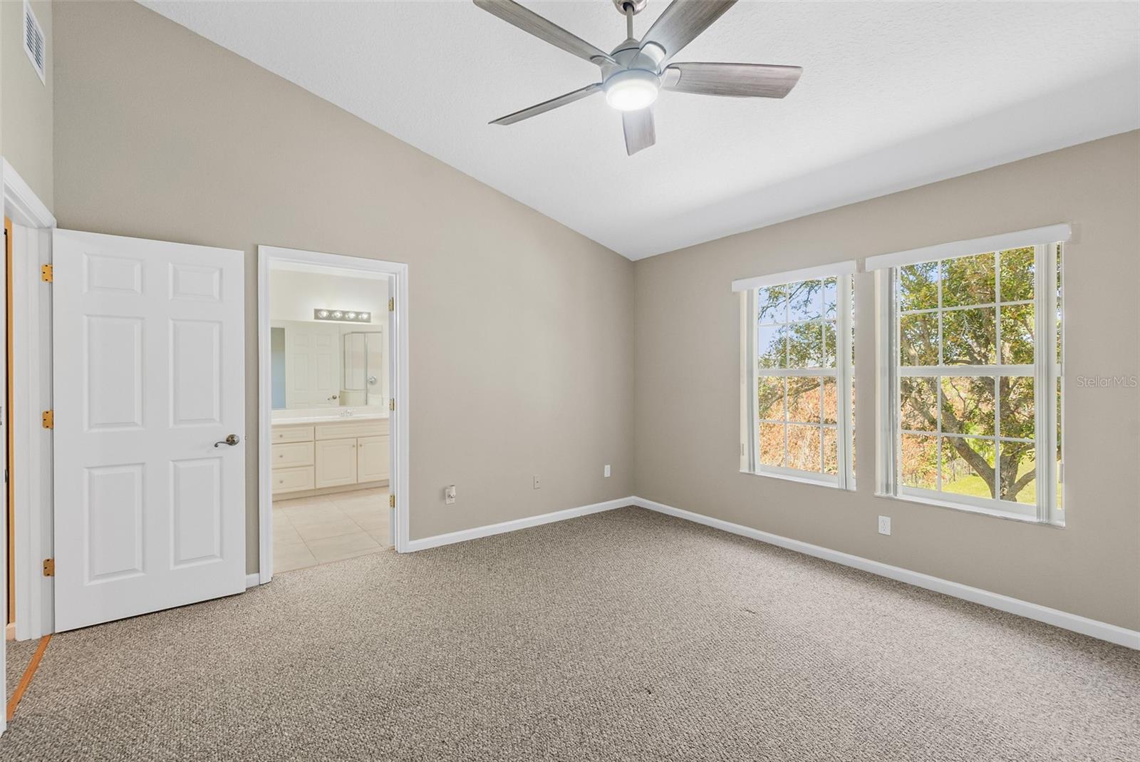 Image 24 of 48 For 2001 Palm Drive B101