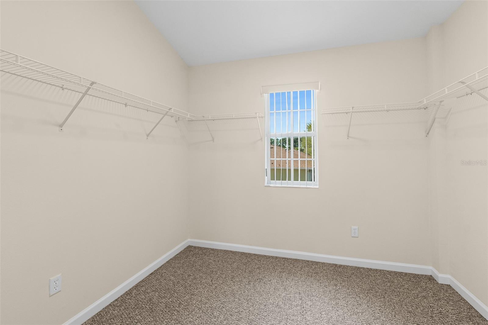 Image 34 of 48 For 2001 Palm Drive B101