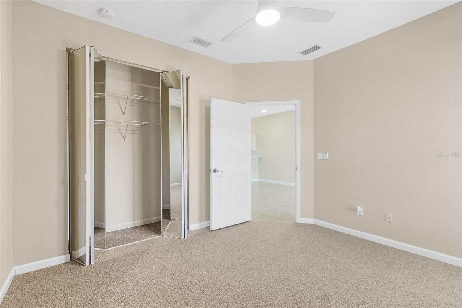 Image 38 of 48 For 2001 Palm Drive B101