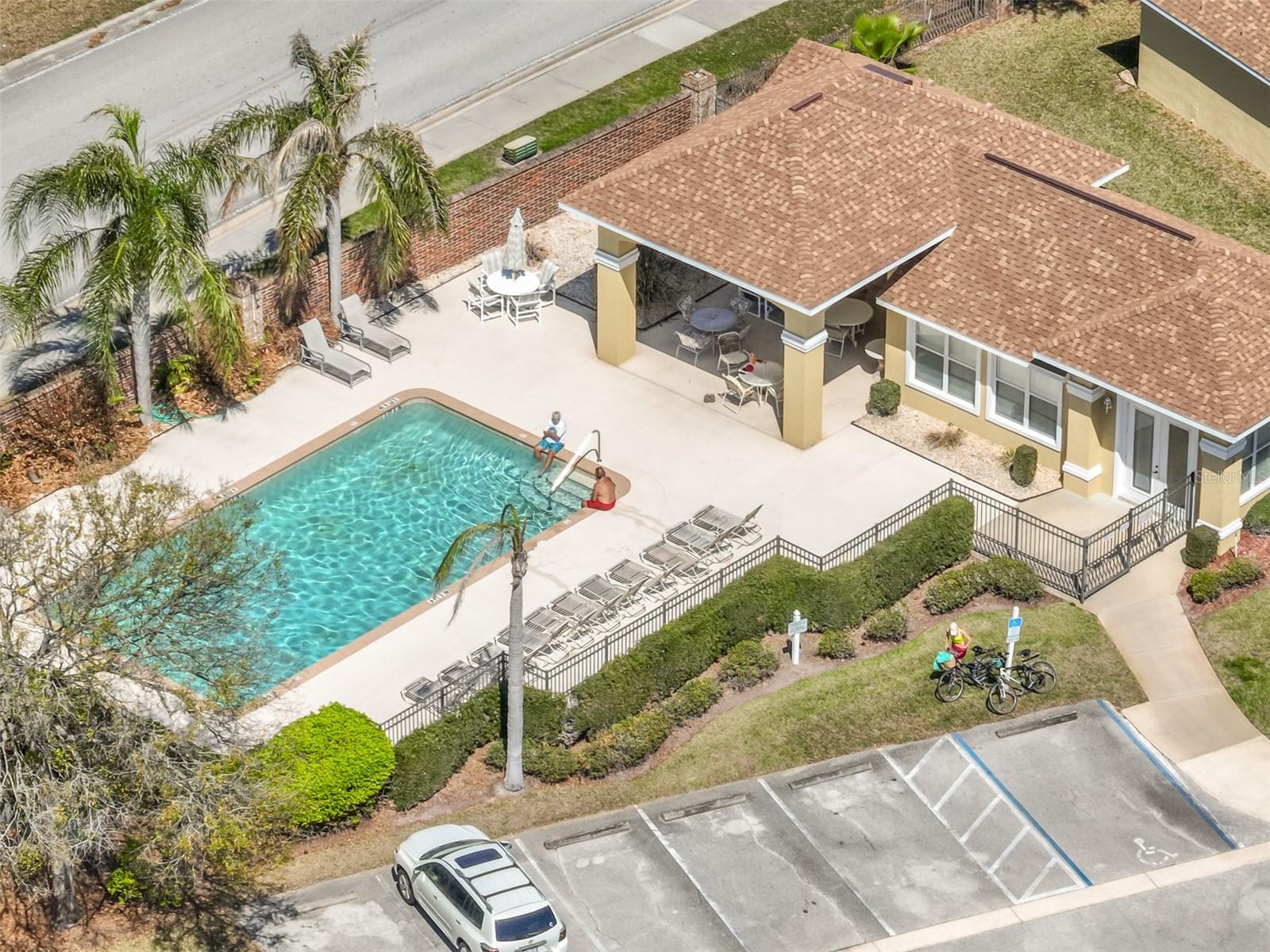 Image 9 of 48 For 2001 Palm Drive B101