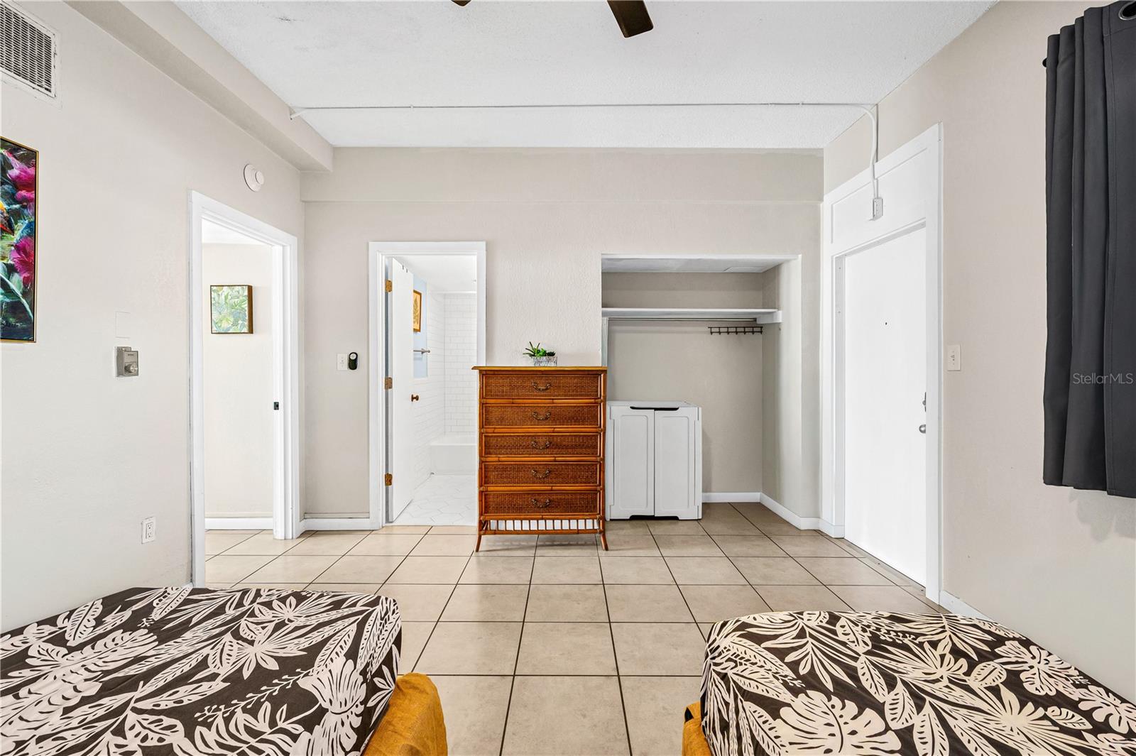 Image 8 of 34 For 2301 Atlantic Avenue 106