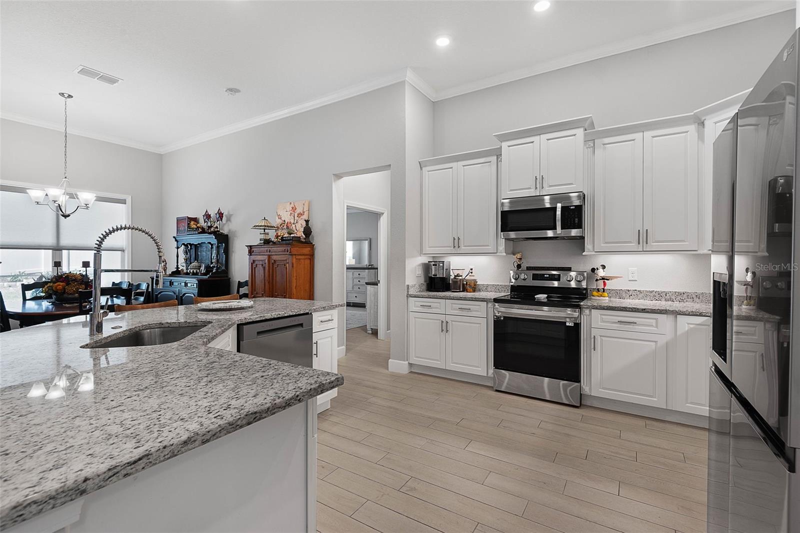 Image 11 of 66 For 42 Francis Lane