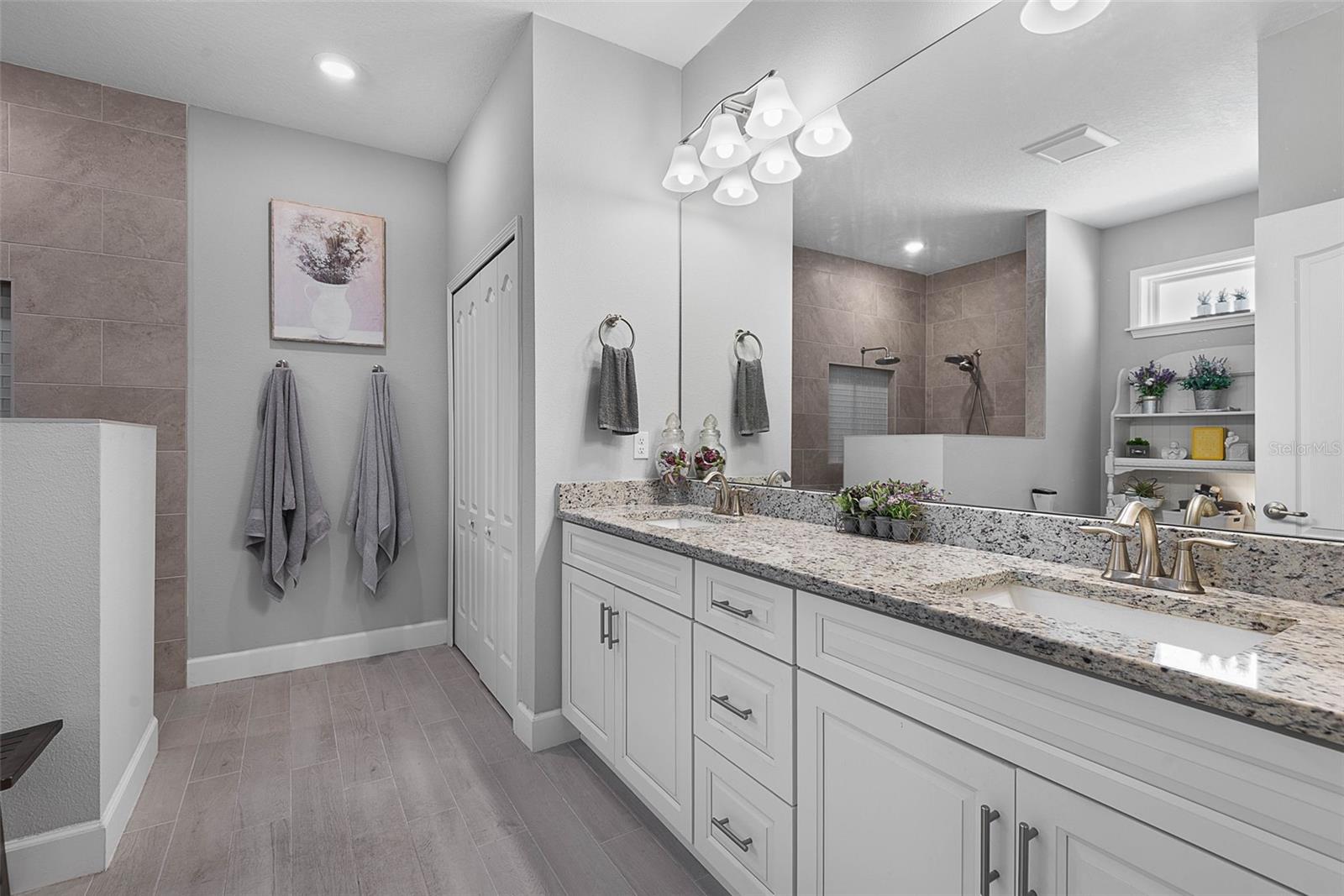 Image 23 of 66 For 42 Francis Lane