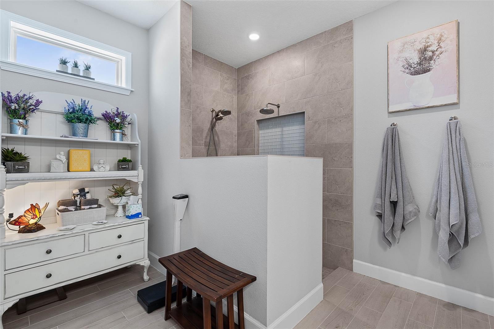 Image 24 of 66 For 42 Francis Lane