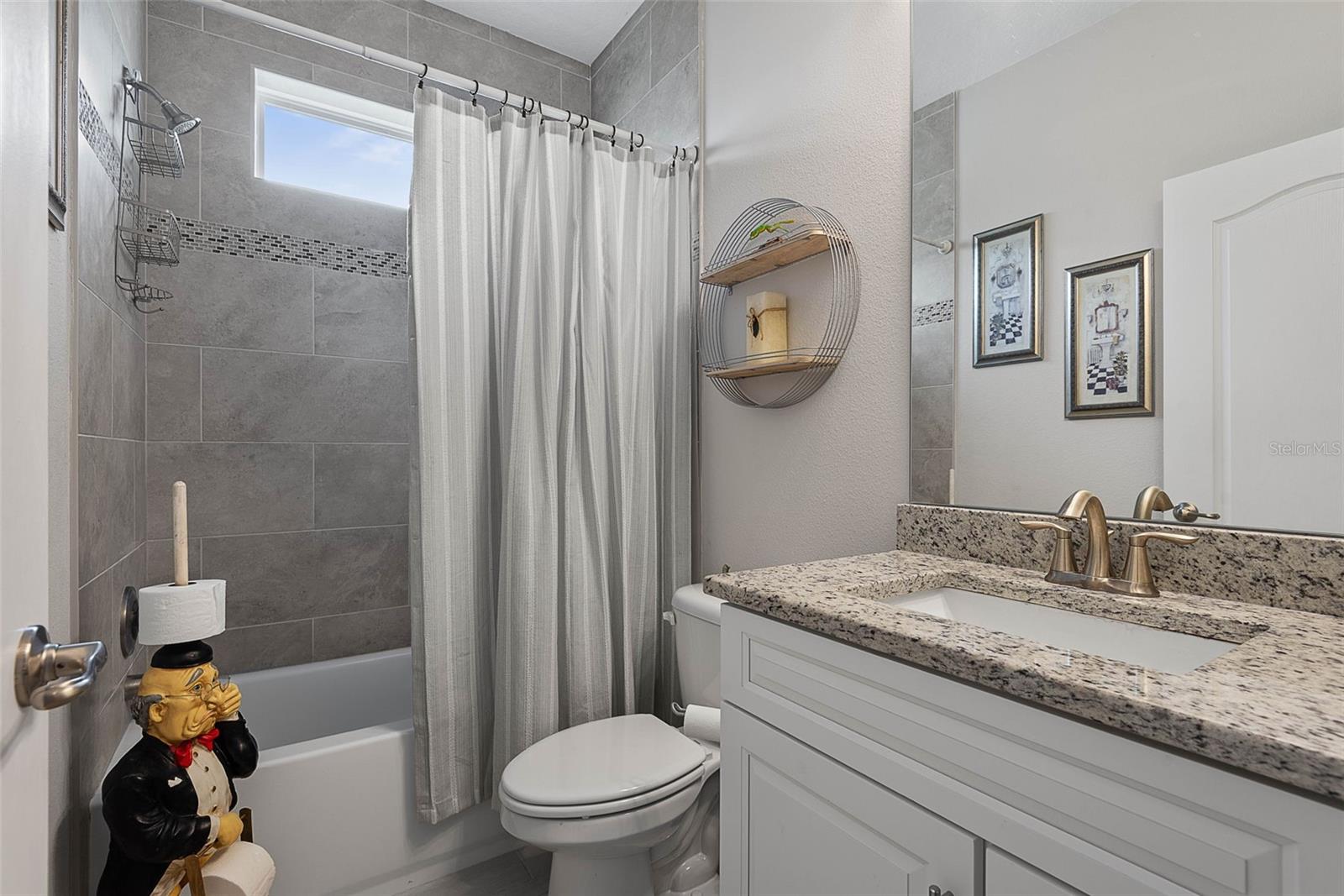 Image 30 of 66 For 42 Francis Lane