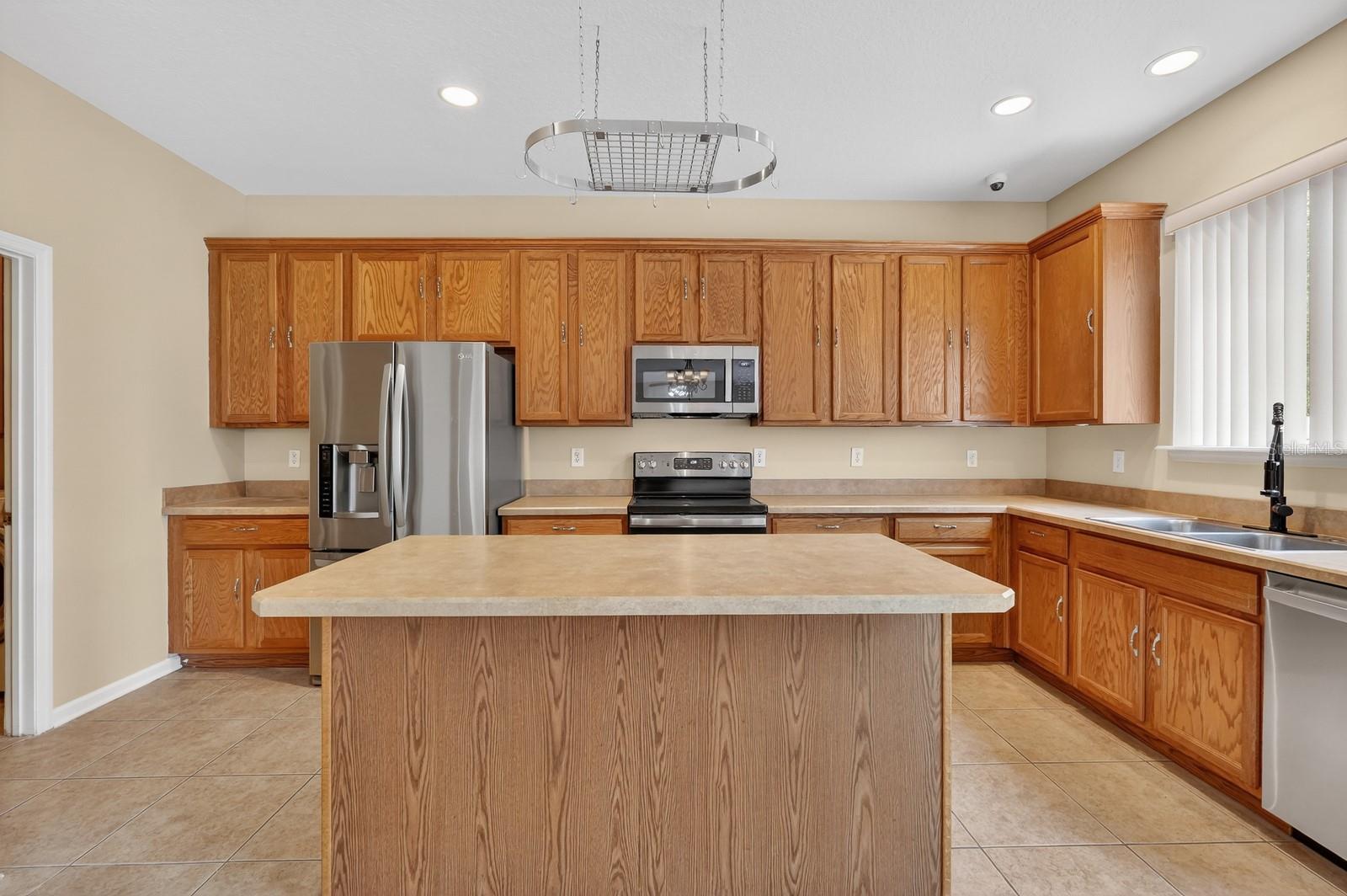 Image 15 of 58 For 23 Burnham Lane