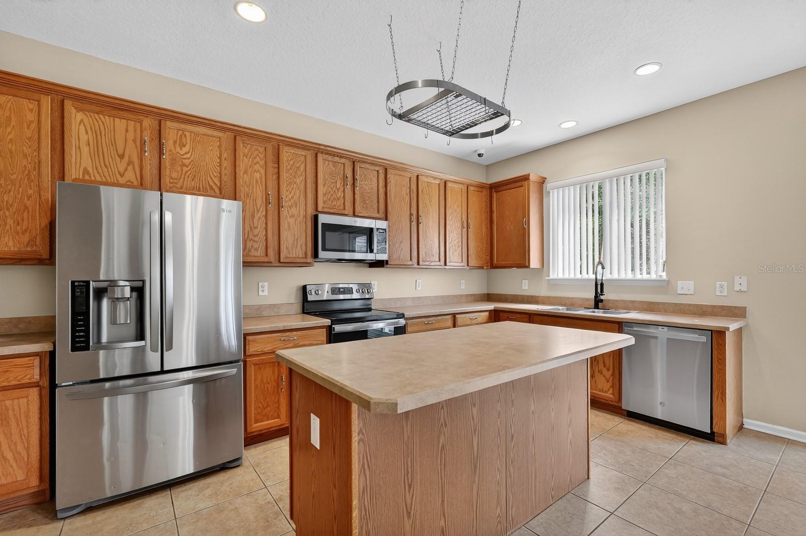 Image 16 of 58 For 23 Burnham Lane