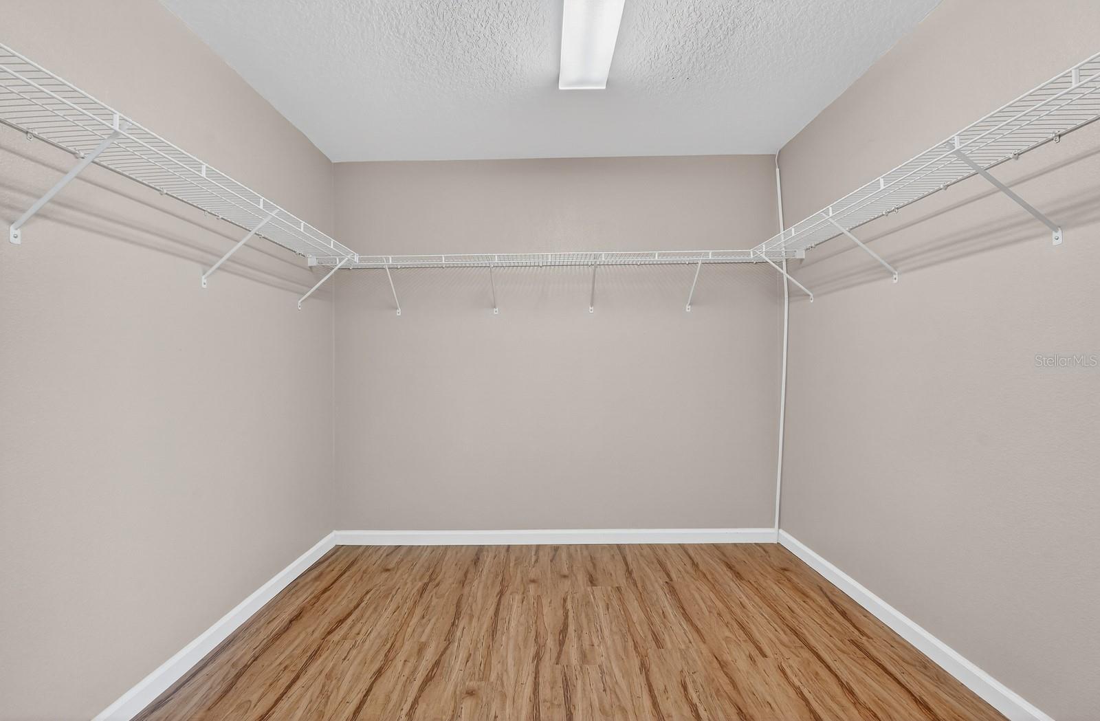 Image 24 of 58 For 23 Burnham Lane