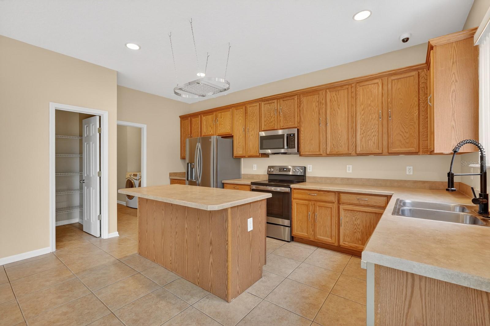 Image 5 of 58 For 23 Burnham Lane