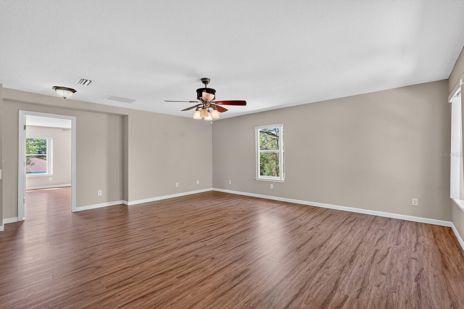 Image 8 of 58 For 23 Burnham Lane