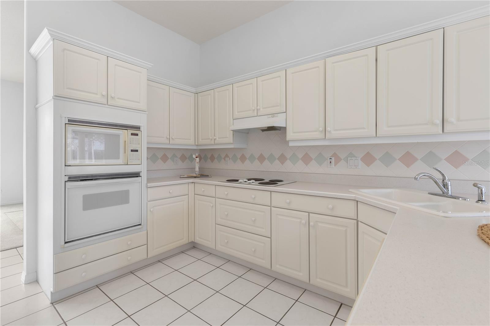 Image 20 of 78 For 277 Wellington Drive