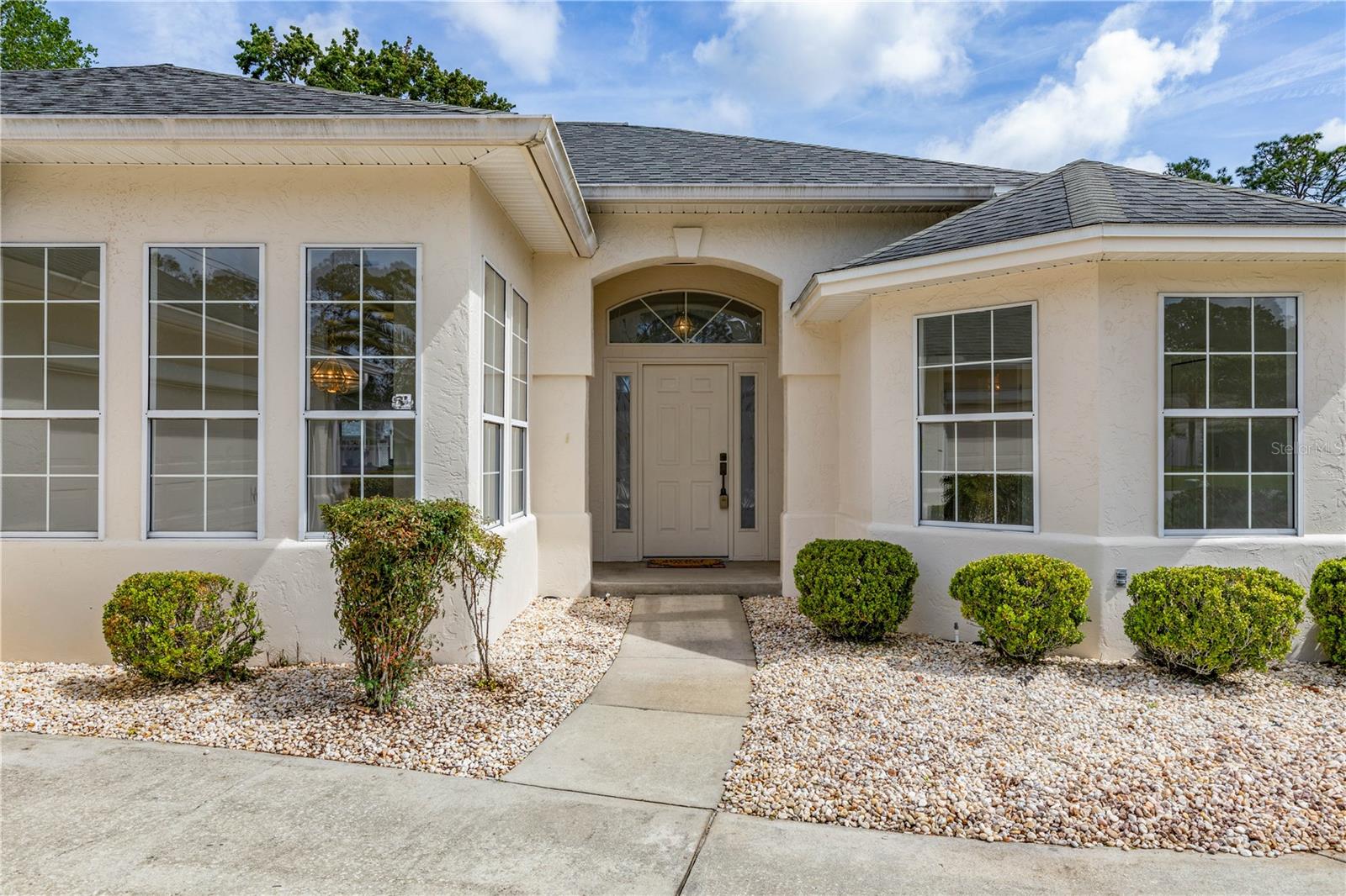 Image 8 of 78 For 277 Wellington Drive