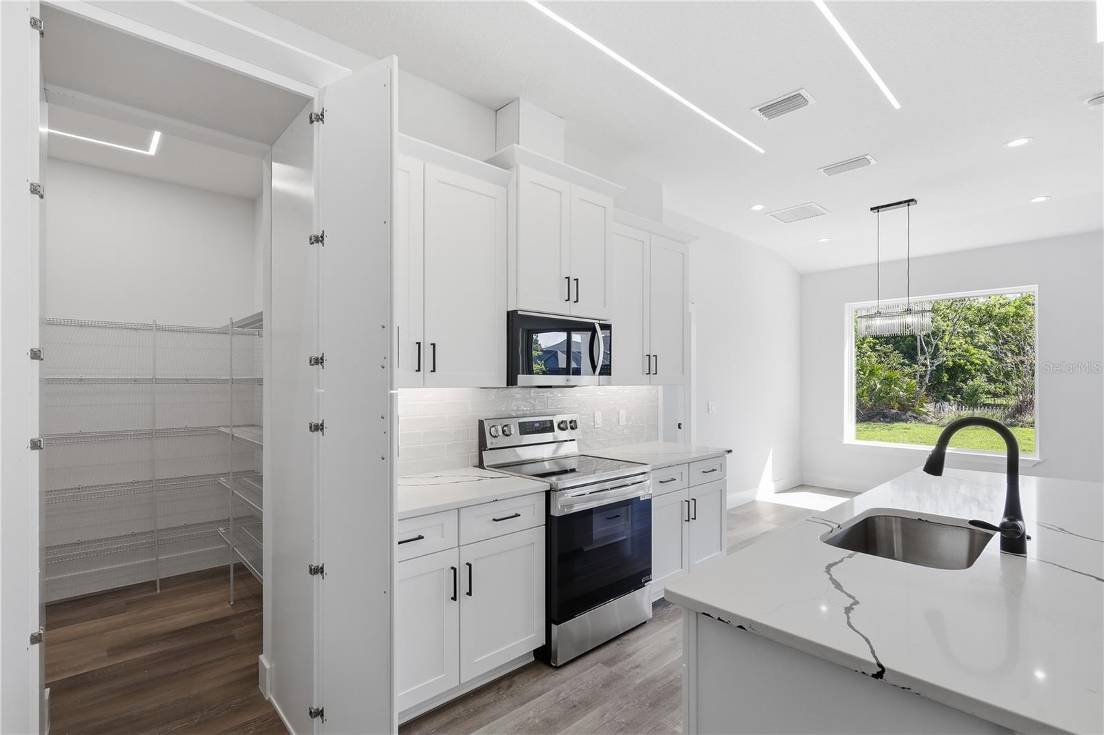 Listing photo id 10 for 21 Buttermilk Drive