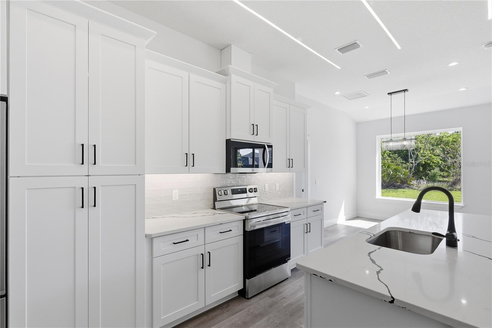 Listing photo id 12 for 21 Buttermilk Drive