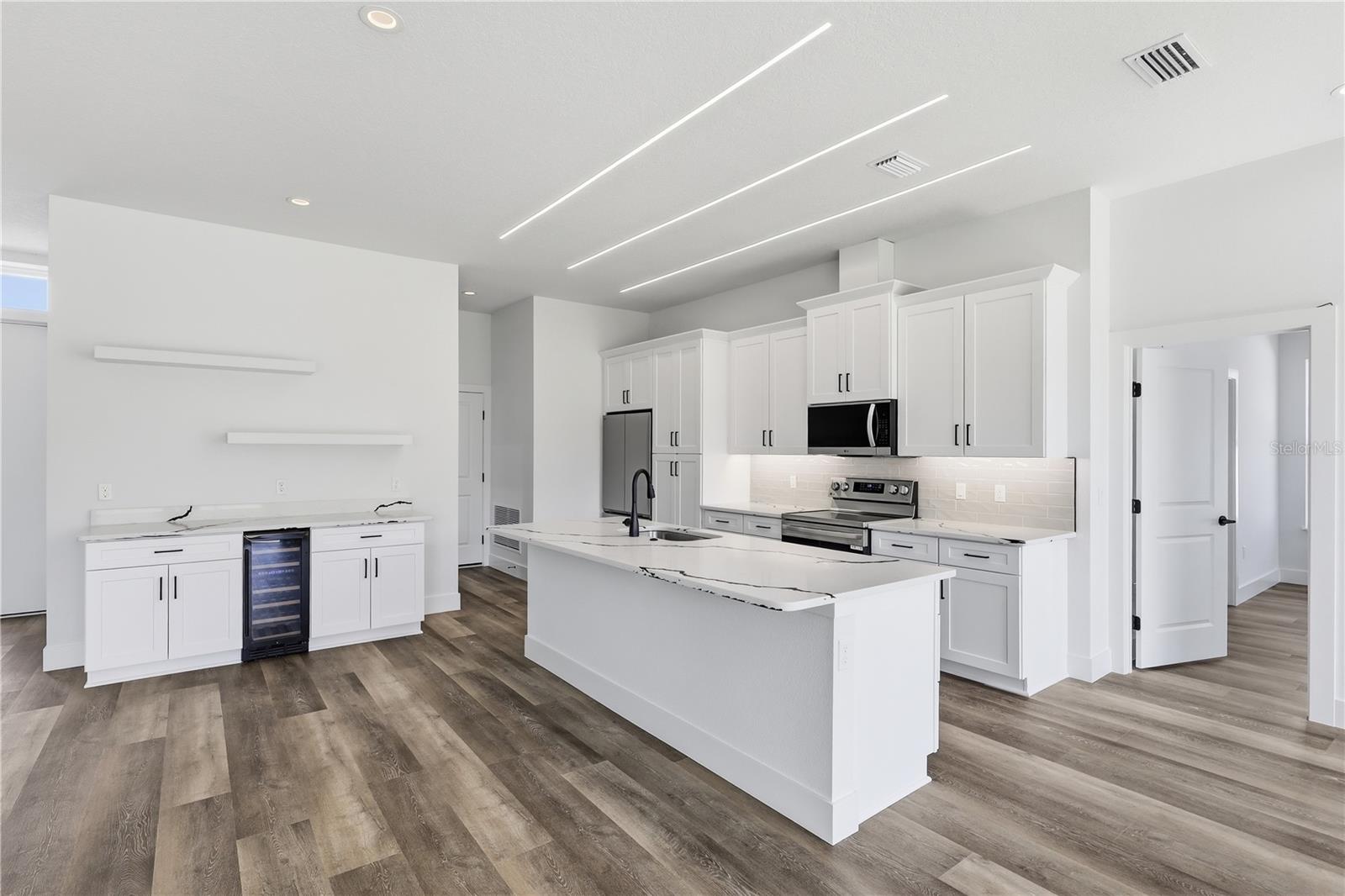 Listing photo id 7 for 21 Buttermilk Drive