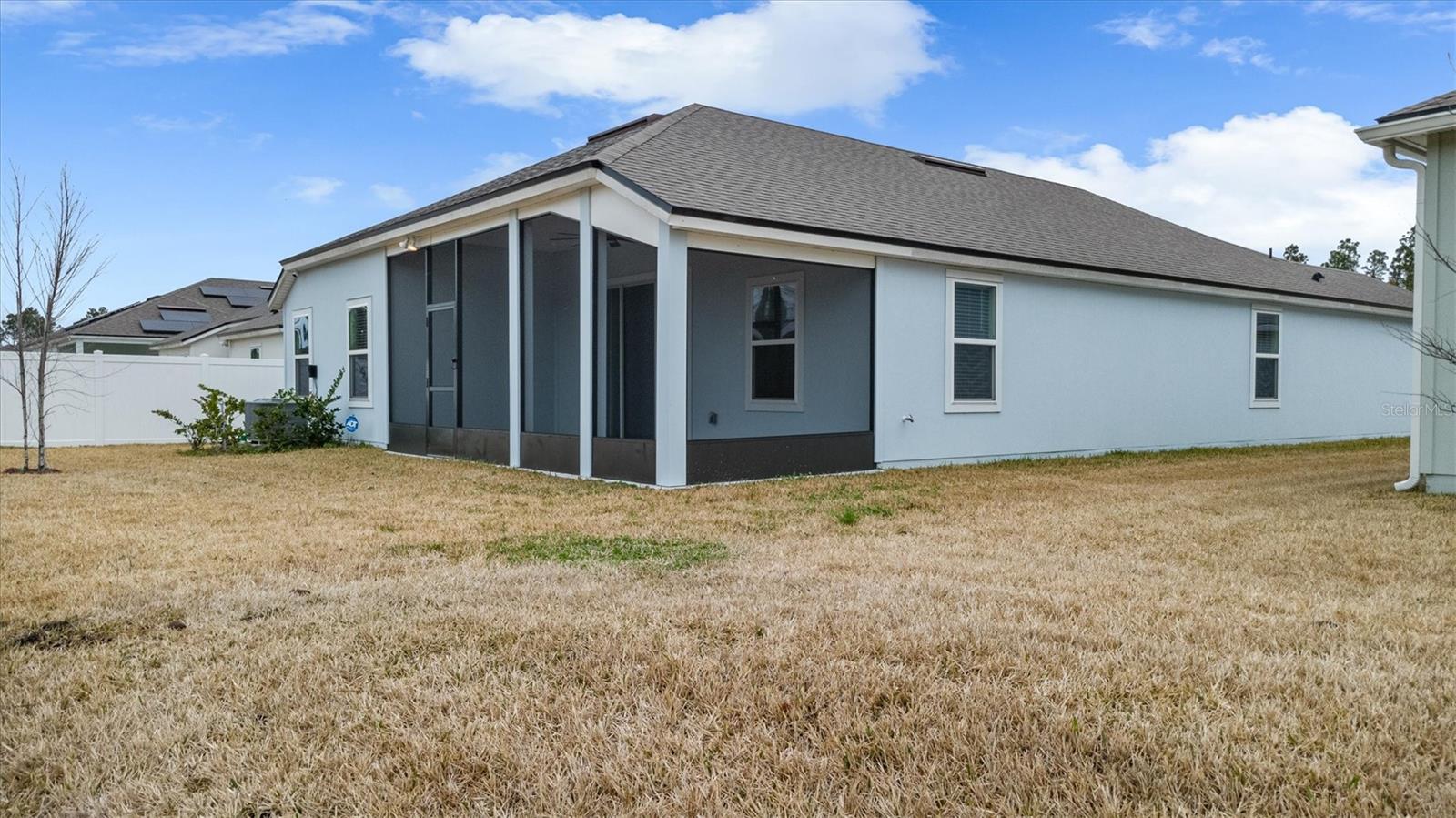 Image 19 of 27 For 7 Summerwood Road N