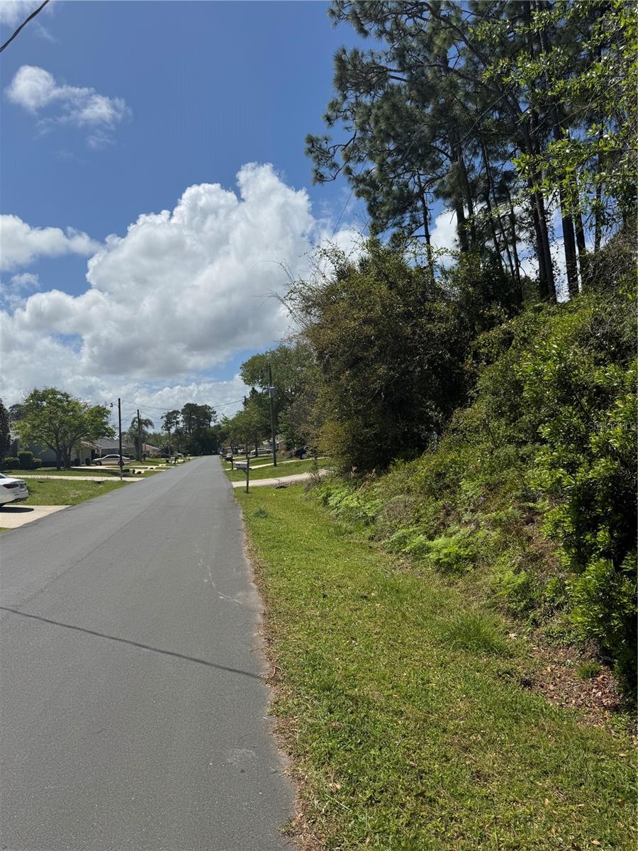 Image 3 of 5 For 19 Bassett Lane