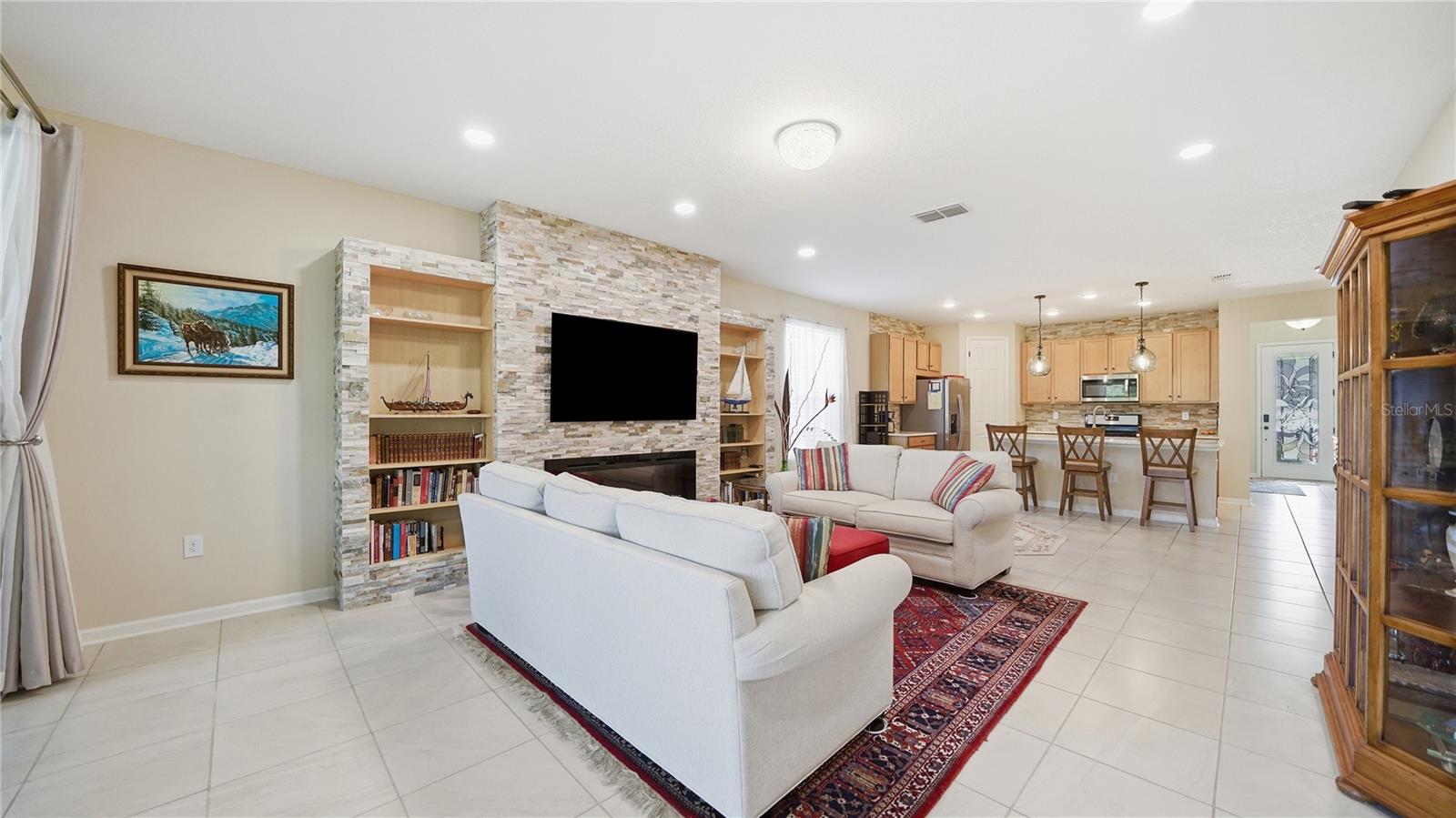 Image 17 of 61 For 374 Convex Lane