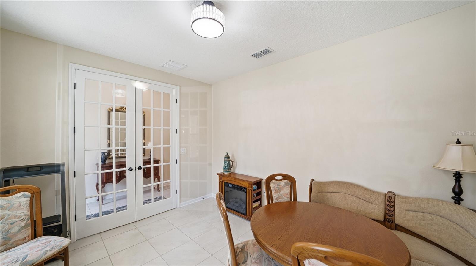 Image 5 of 61 For 374 Convex Lane