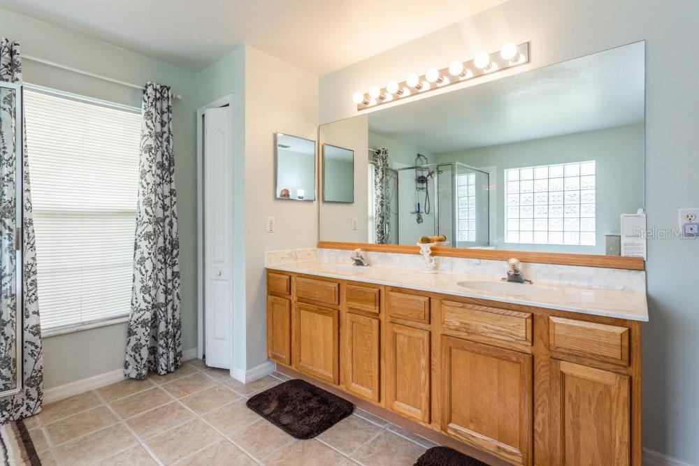 Image 18 of 30 For 5 Whetstone Lane