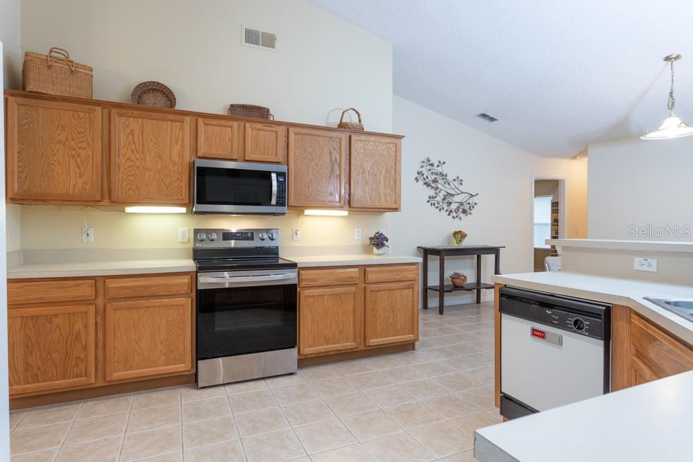 Image 3 of 30 For 5 Whetstone Lane