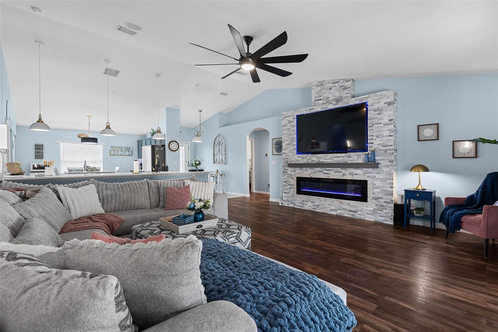 Image 4 of 72 For 13 White Birch Lane