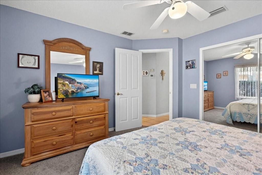 Image 21 of 55 For 24 Clarendon Court N