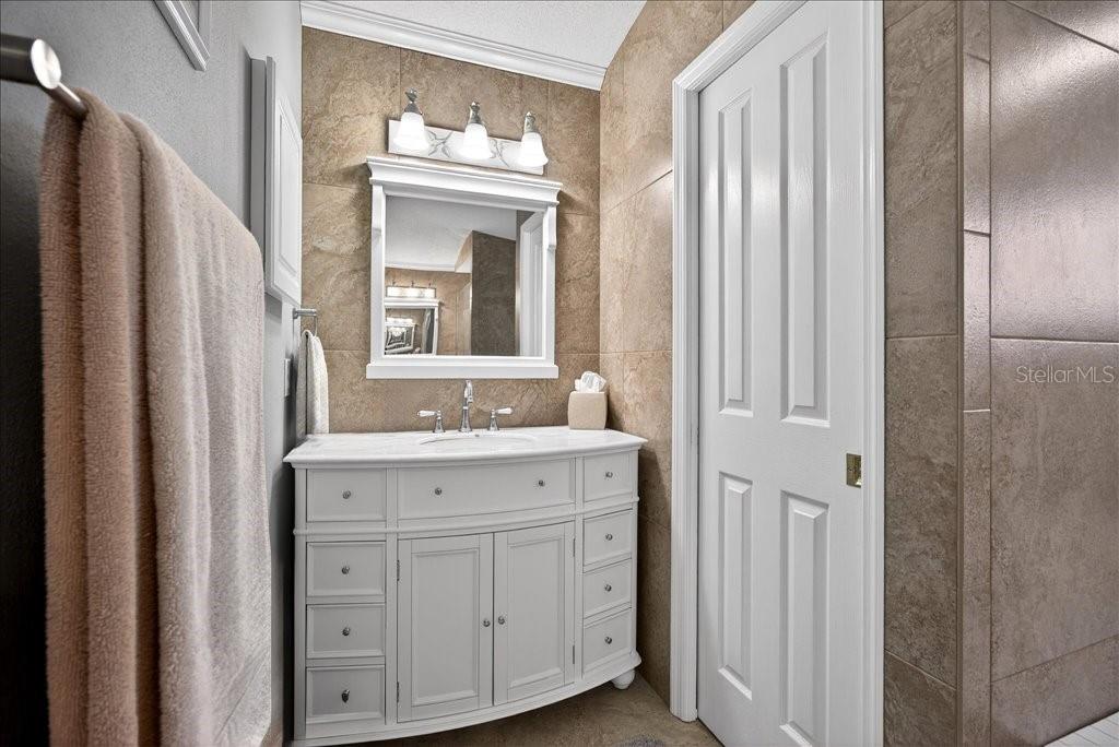 Image 22 of 55 For 24 Clarendon Court N