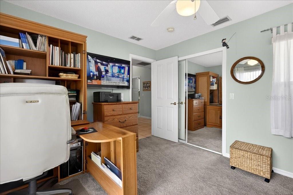 Image 24 of 55 For 24 Clarendon Court N